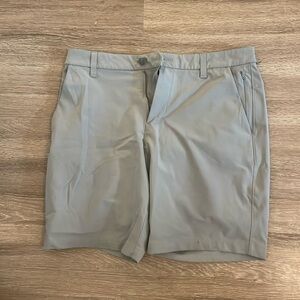 Lululemon Men’s Casual Chino Golf Athletic Shorts Size 32 Pockets